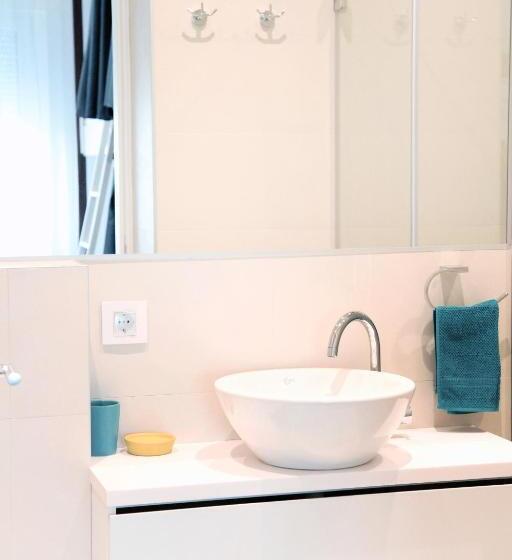 اتاق استاندارد, Hostel Karavan Inn