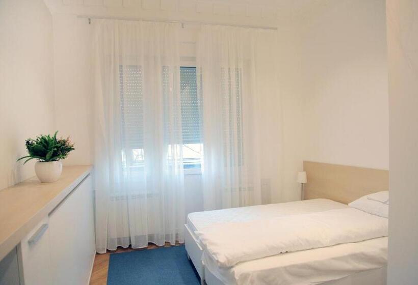 اتاق استاندارد, Hostel Karavan Inn