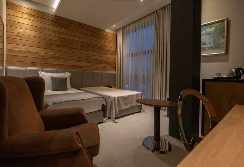 اتاق استاندارد با بالکن, Abc