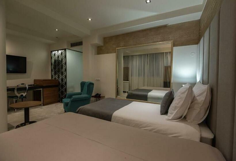 اتاق لوکس با بالکن, Abc