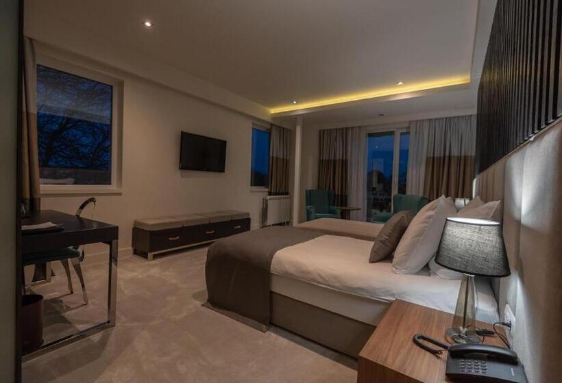 اتاق لوکس با بالکن, Abc