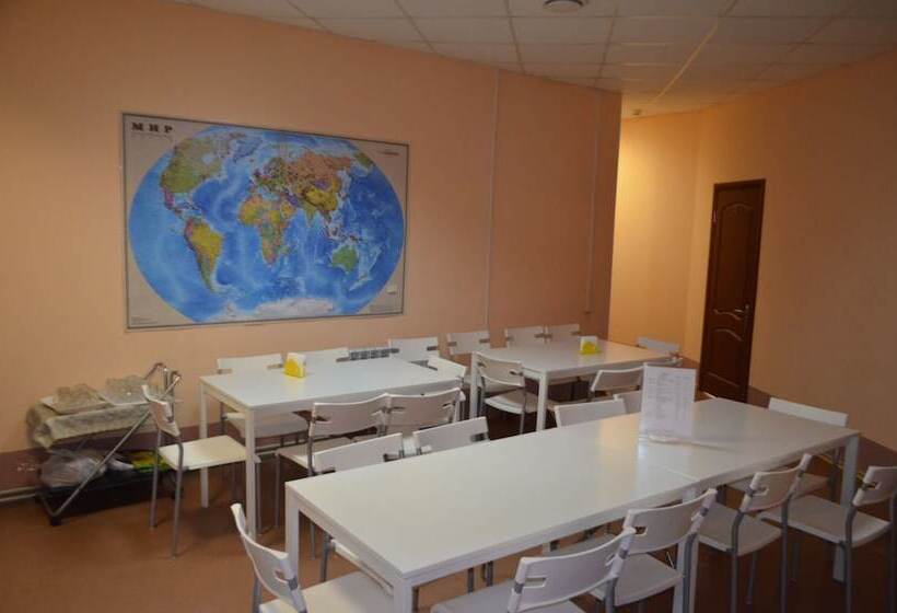 سرير فى غرفة مشتركه, Bugrov Hostel