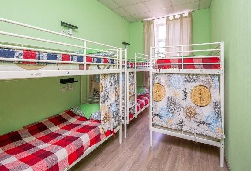 سرير فى غرفة مشتركه, Bugrov Hostel