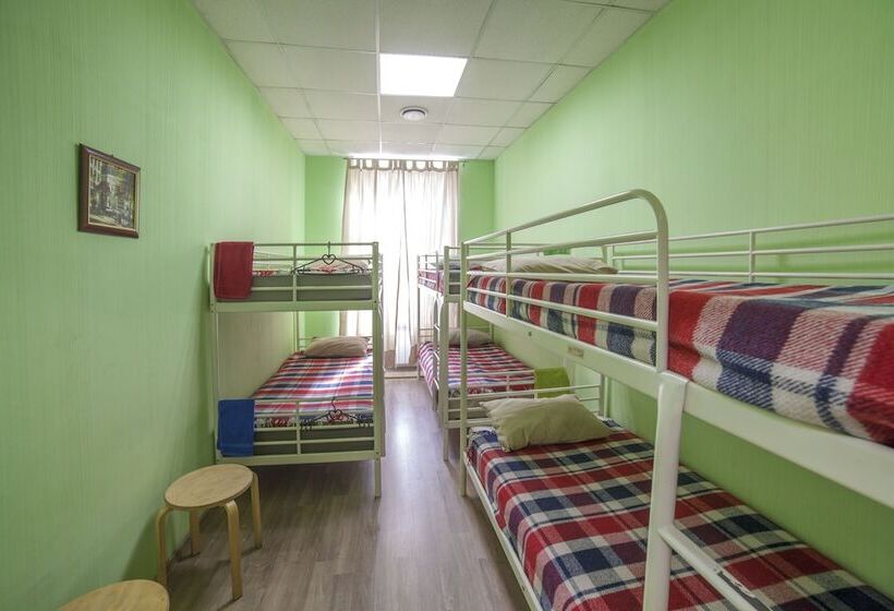 سرير فى غرفة مشتركه, Bugrov Hostel