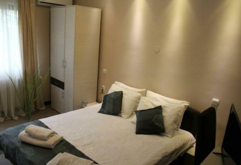 ファミリールーム, Danica