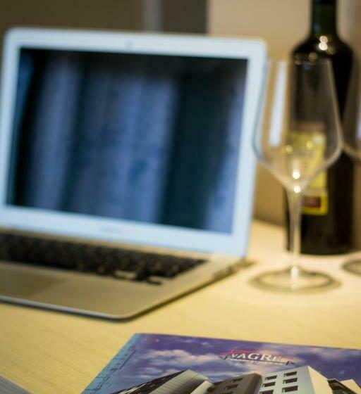 スタンダードルーム, Danica