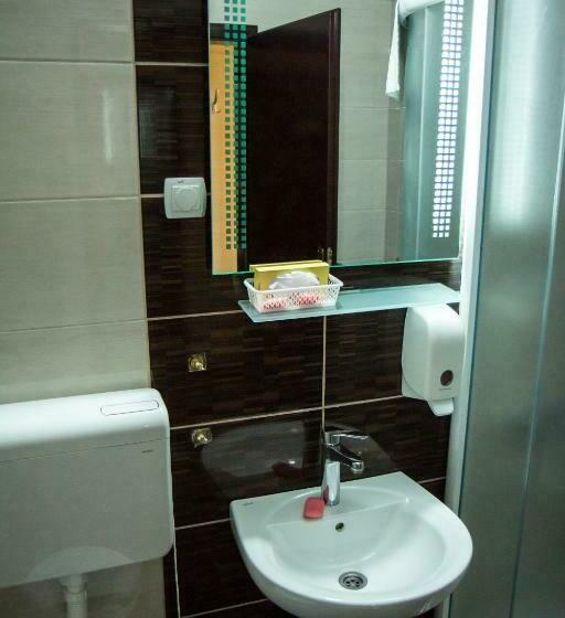 スタンダードルーム, Danica