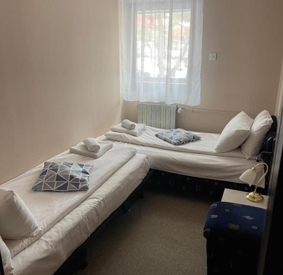 ファミリールーム, Danica