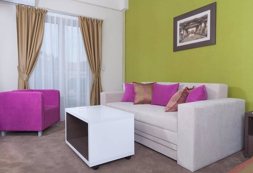 استودیوی استاندارد, Garni Hotel Ema