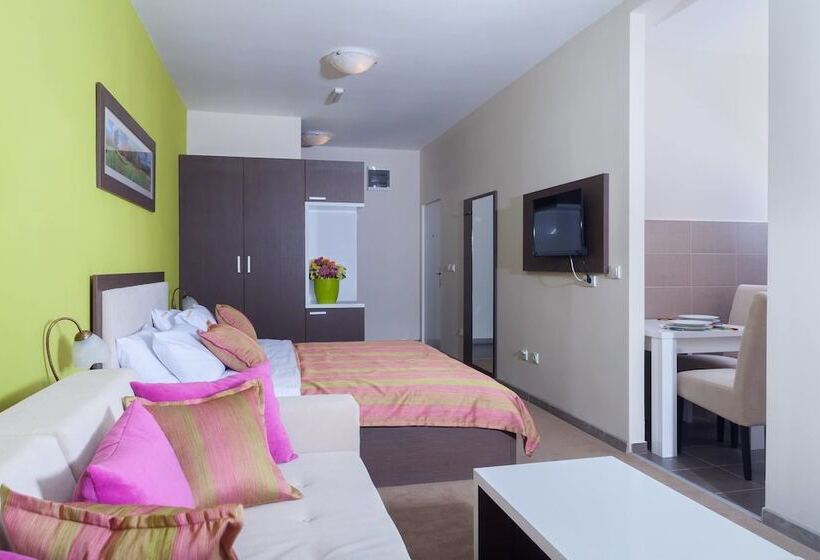 استودیوی استاندارد, Garni Hotel Ema