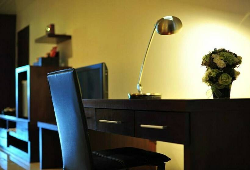 סוויטת ג'וניור, Green World Palace