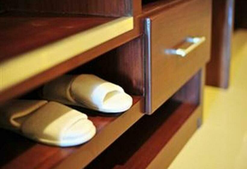 סוויטת ג'וניור, Green World Palace