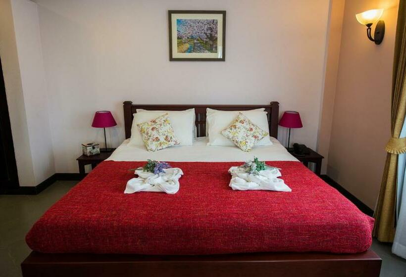 Номер Deluxe, La Villa Boutique