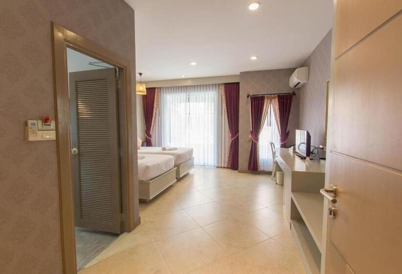 Номер Стандарт Вид на Бассейн, La Villa Boutique