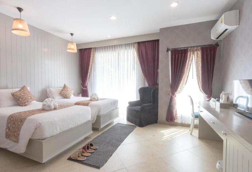 Номер Стандарт Вид на Бассейн, La Villa Boutique