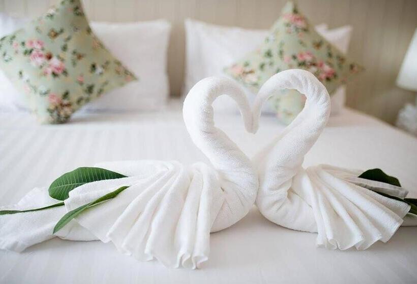 Номер Стандарт Вид на Бассейн, La Villa Boutique