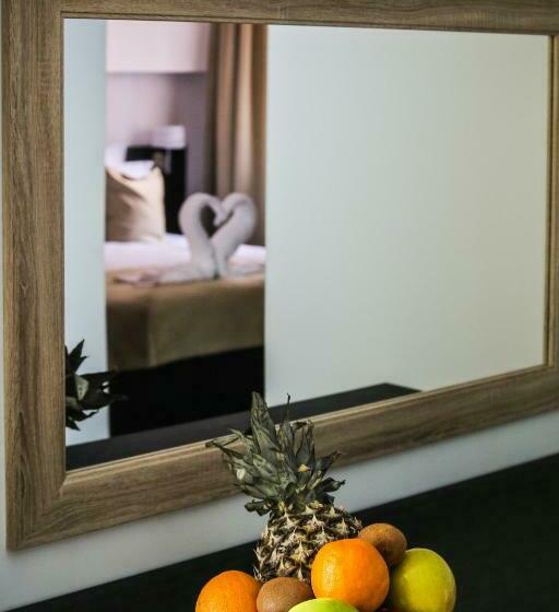 חדר סטנדרט לשלושה, Garni Hotel Zen