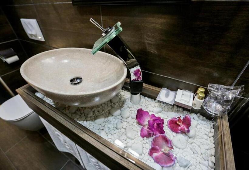 اتاق استاندارد سه نفره, Garni Hotel Zen