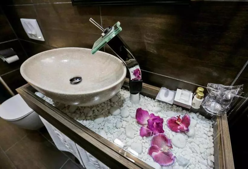 اتاق استاندارد سه نفره, Garni Hotel Zen