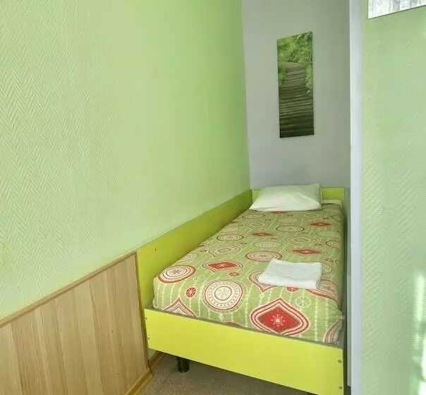 اتاق اکونومی یک تخته, Hostel Millenium