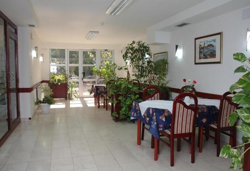 اتاق استاندارد یک نفره, Vila Lux Milikic