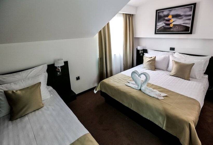 اتاق استاندارد سه نفره, Garni Hotel Zen