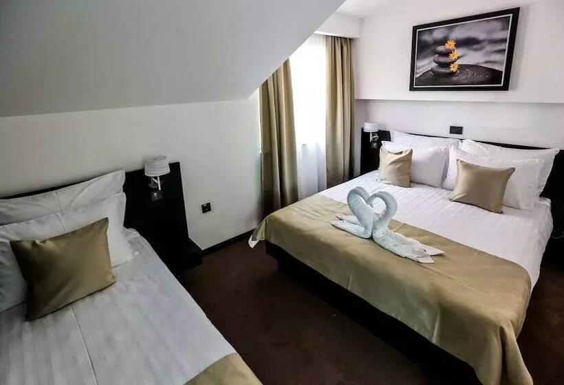 اتاق استاندارد سه نفره, Garni Hotel Zen
