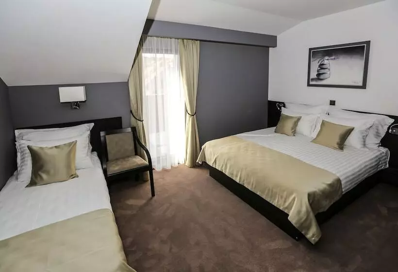 اتاق استاندارد سه نفره, Garni Hotel Zen