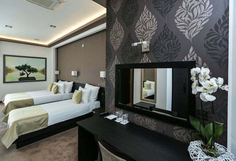 اتاق استاندارد چهار تخته, Garni Hotel Zen