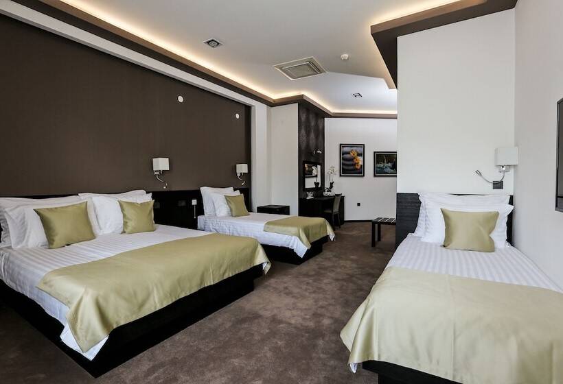 חדר סטנדרט לארבעה, Garni Hotel Zen