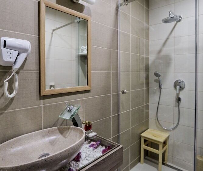 חדר סטנדרט לשלושה, Garni Hotel Zen