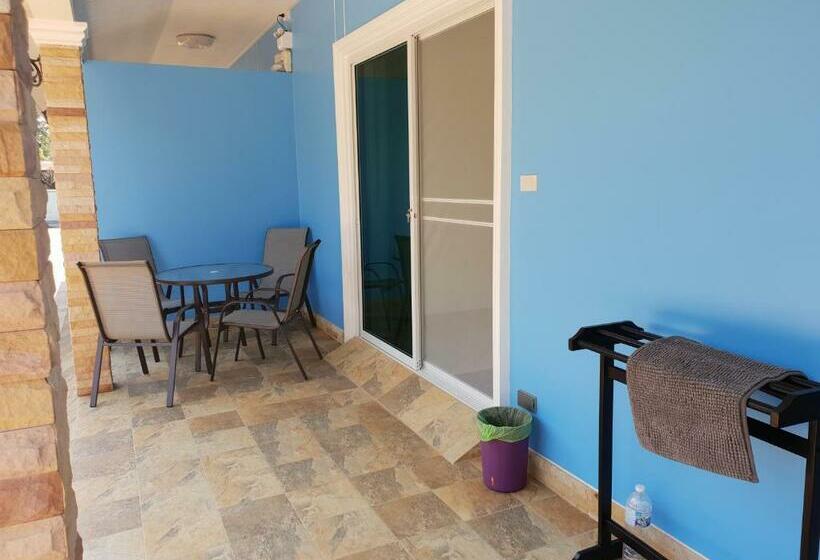 Бунгало Стандарт Вид на Сад, Blue Beach Bungalow