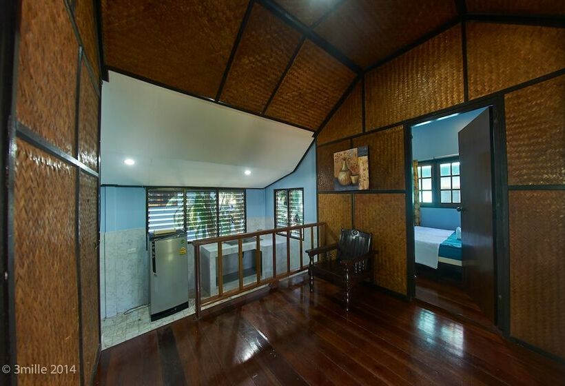 Семейное Бунгало, Blue Beach Bungalow