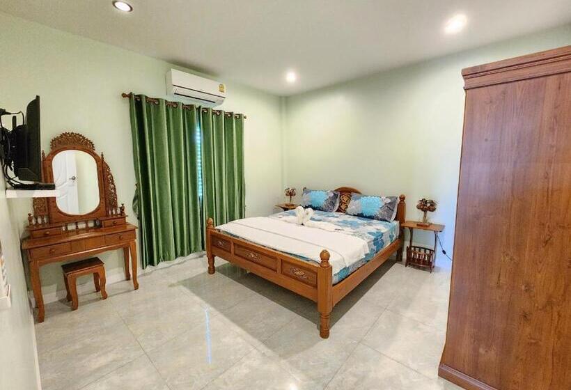 Полулюкс Вид на Бассейн, Blue Beach Bungalow