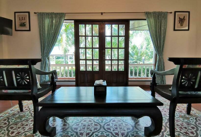 标准间, Tuna Resort