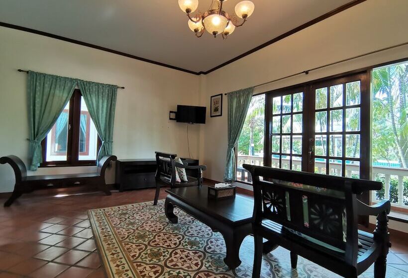 标准间, Tuna Resort