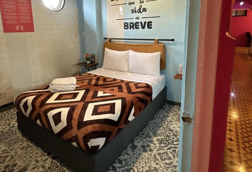 سوییت جونیور, Mala Vecindad Centro Historico