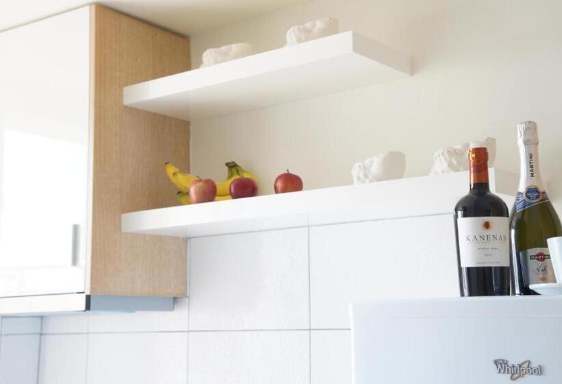 Chambre Standard avec Balcon, Artemis Plaza