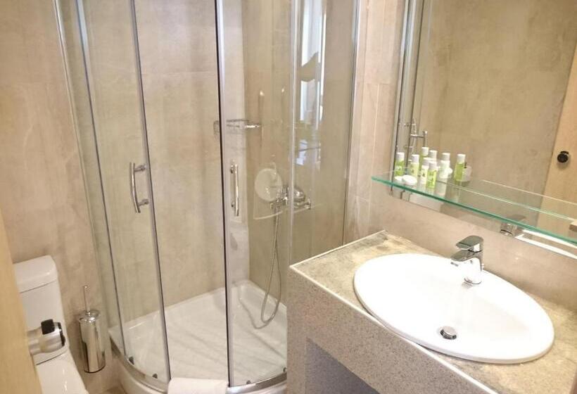 Номер Стандарт с Балконом, Artemis Plaza
