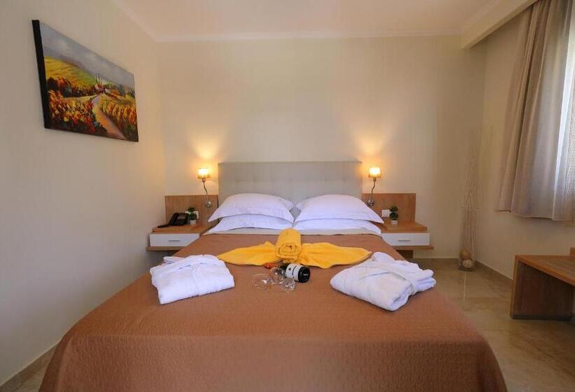 Suite, Artemis Plaza