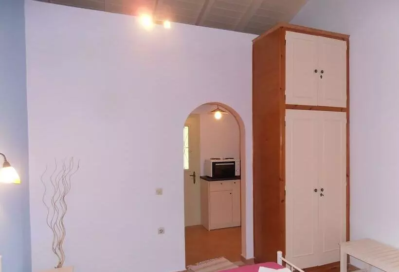 استودیو خانوادگی, Elli Beach Apartments And Studios