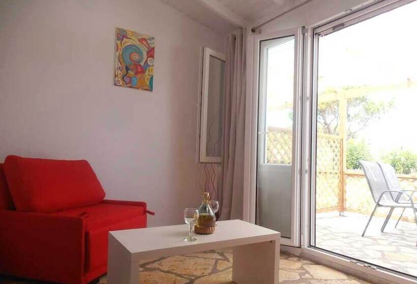 패밀리 스튜디오, Elli Beach Apartments And Studios