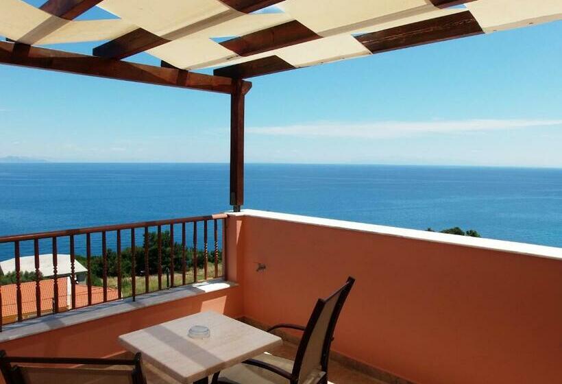 חדר משפחתי נוף לים, Anastazia