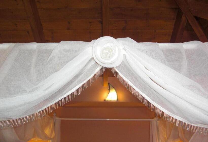 חדר דלוקס, Anastazia