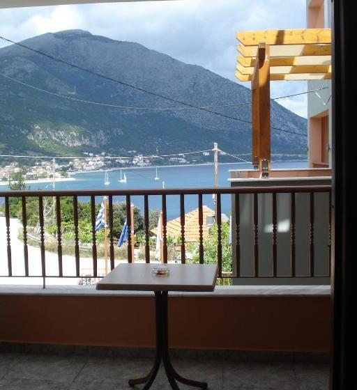 חדר סופריור, Anastazia