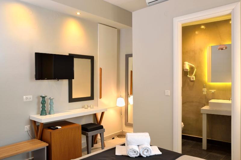 غرفة كلاسيكية, Elia Dorotheou