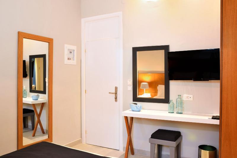 غرفة قياسية, Elia Dorotheou