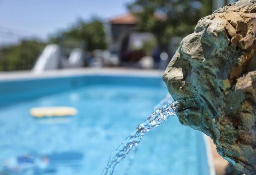 2ベッドルームアパートメント, Eliza