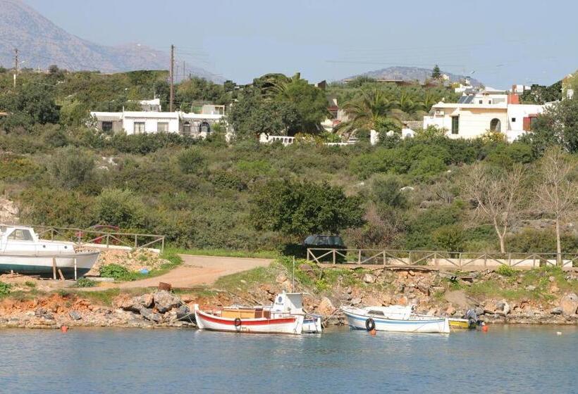 海の見える2ベッドルームアパートメント, Eliza