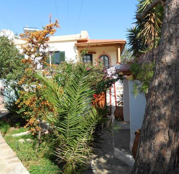 海の見える2ベッドルームアパートメント, Eliza